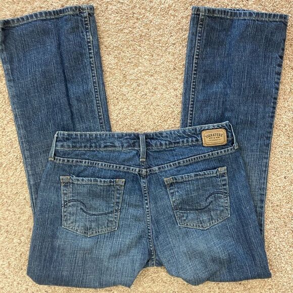 Levi’s Bootcut jeans w/stretch 10S, says lower rise - Picture 4 of 9